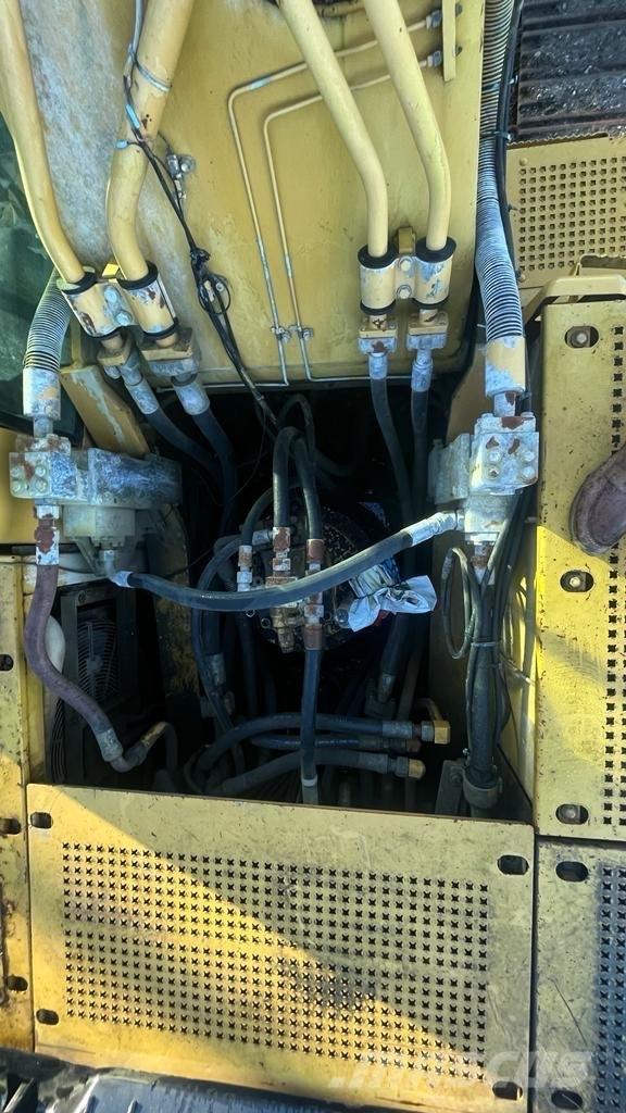 CAT 330 C LC Pelle sur chenilles