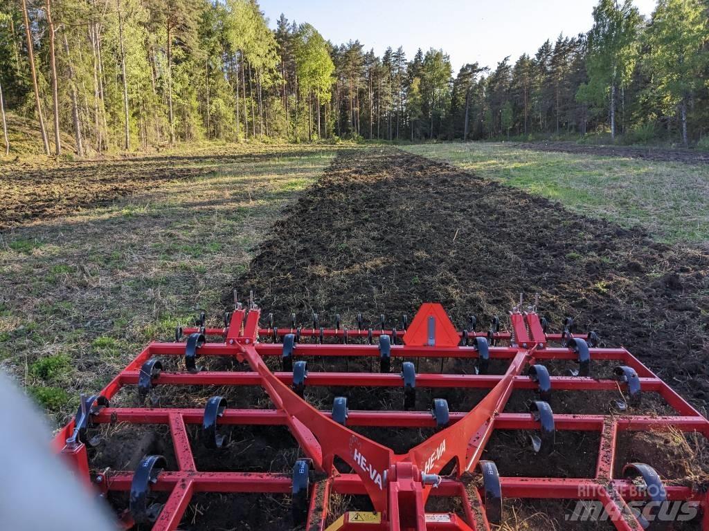 He-Va Penta-Tiller Herse