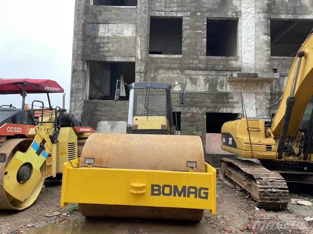 Bomag BW 217 Rouleaux monocylindre