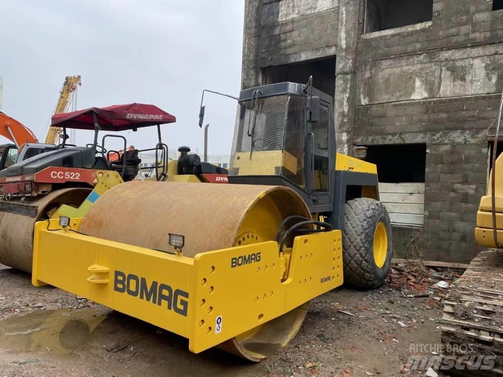 Bomag BW 217 Rouleaux monocylindre