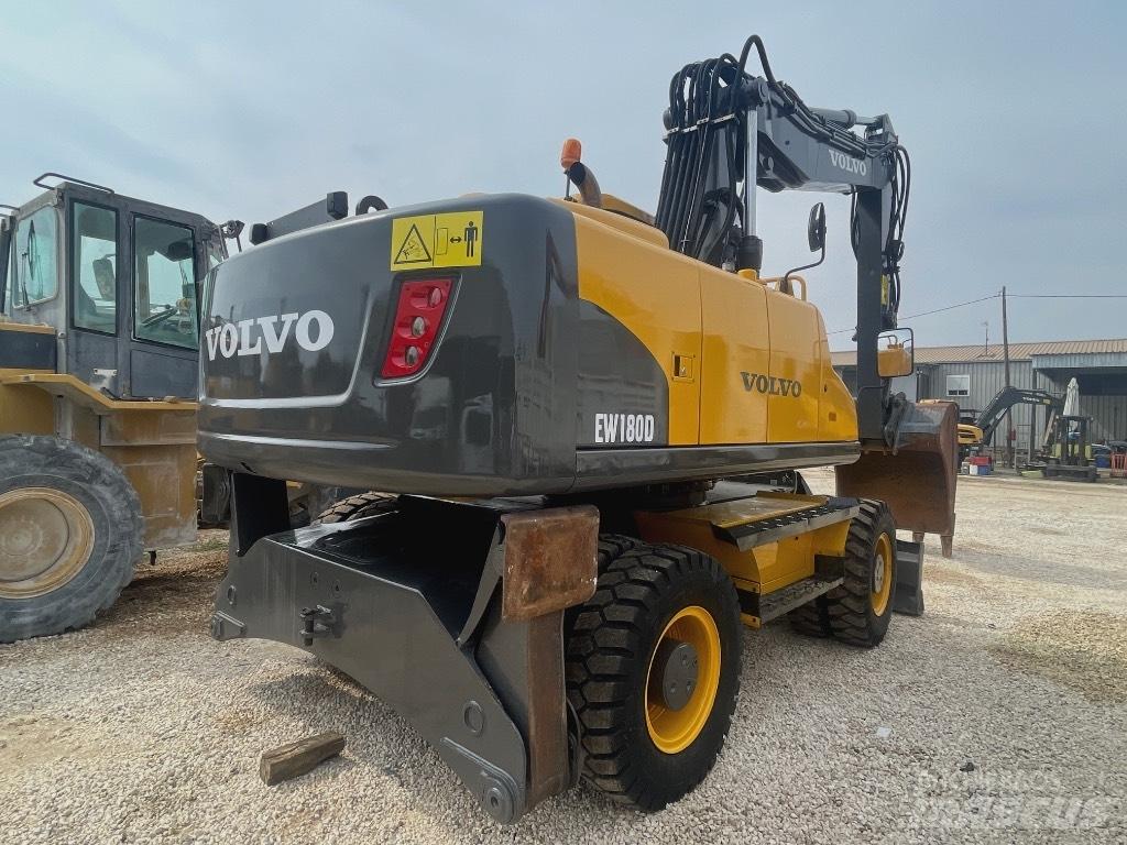 Volvo EW 180 C Pelle sur pneus