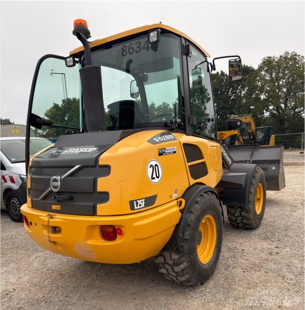 Volvo L25F Chargeuse sur pneus