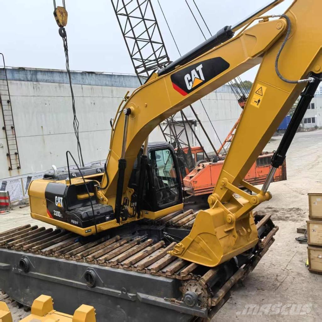 CAT 320 D Pelles amphibies
