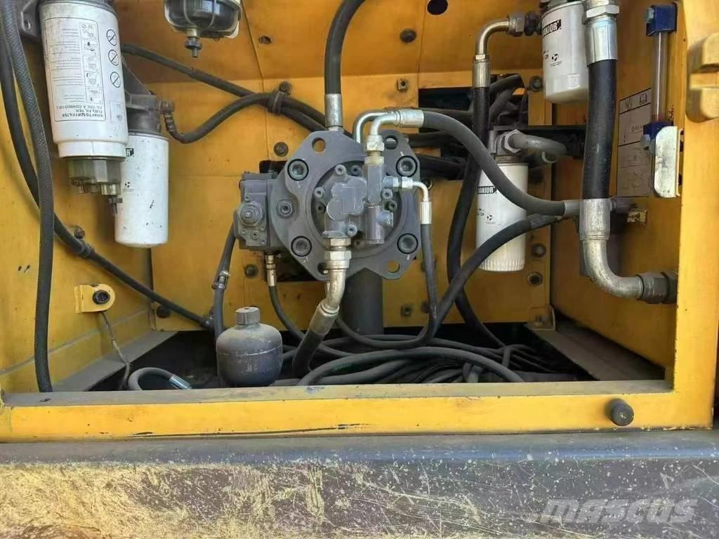 Volvo EC 210 Pelle sur chenilles