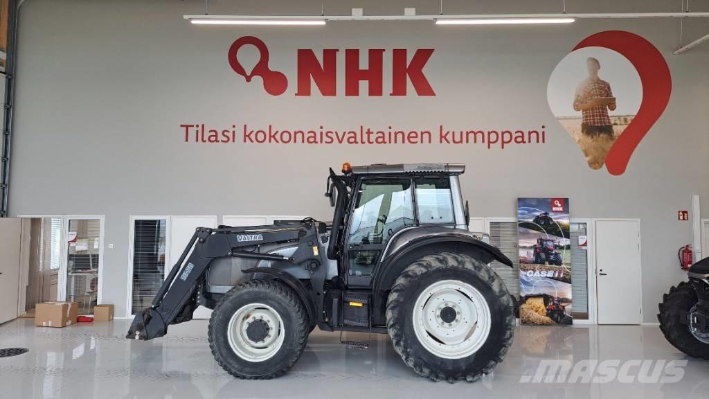 Valtra M 130 Tracteur