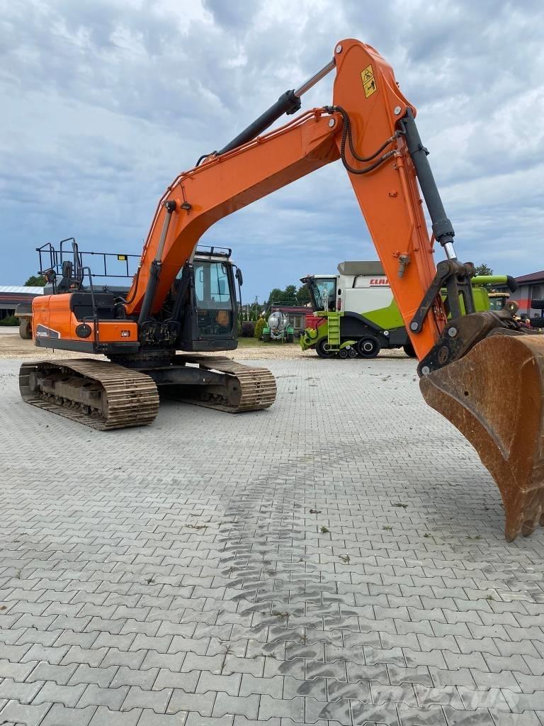 Doosan DX 225 LC Pelle sur chenilles