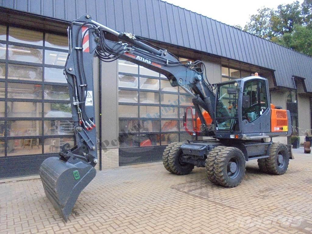 Atlas 150W Pelle sur pneus