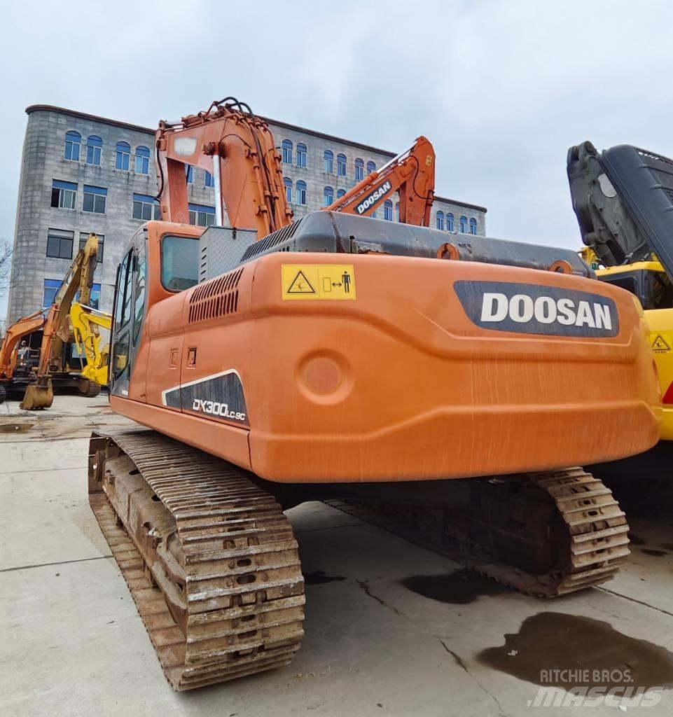 Doosan DX 300 LC Pelle sur chenilles