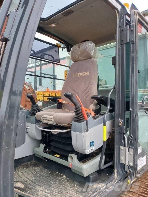 Hitachi ZX130 Pelle sur chenilles