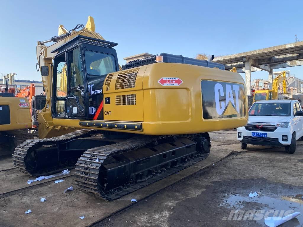 CAT 326D2L Pelle sur chenilles