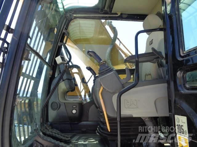 CAT 330 D L Pelle sur chenilles