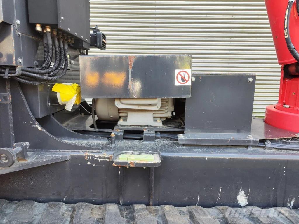 Unic URW 506 CDE Mini grue