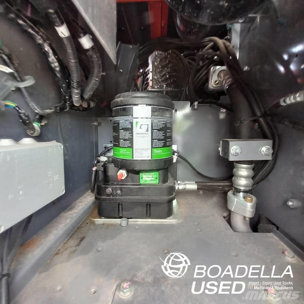 Hitachi ZX 210 LC-6 Pelle sur chenilles