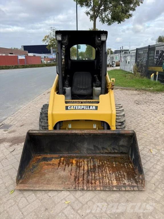 CAT 216B Chargeuse compacte