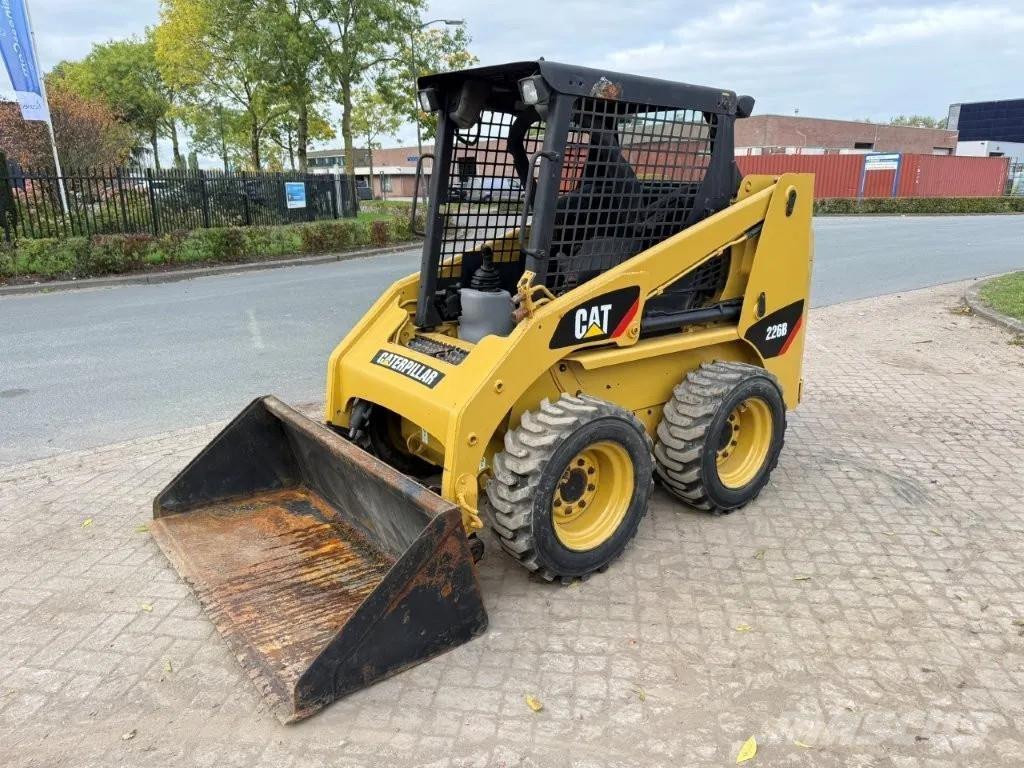 CAT 216B Chargeuse compacte