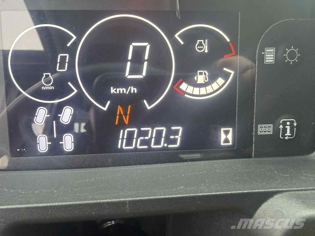 John Deere 865M UTVs