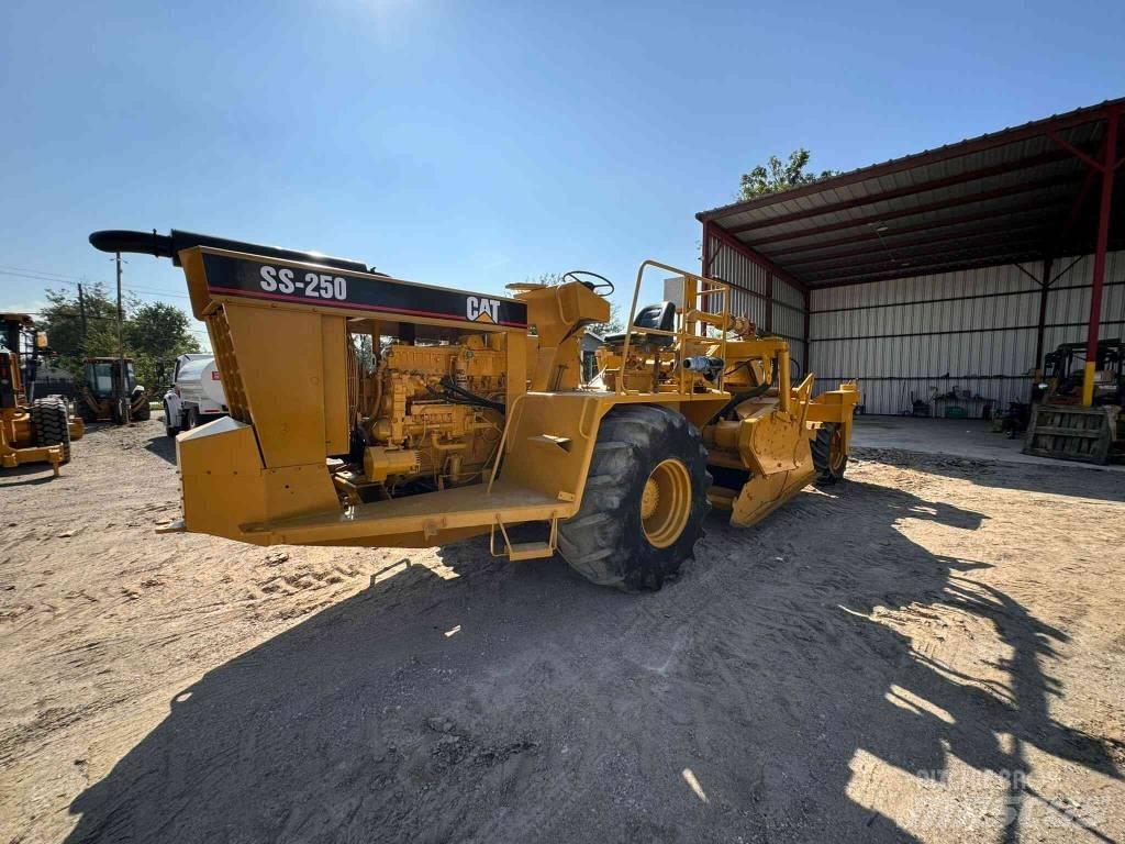 CAT SS 250 Finisseur