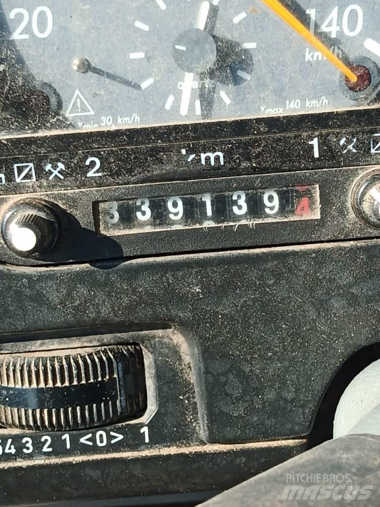 Mercedes-Benz 614 D Camion à rideaux coulissants (PLSC)
