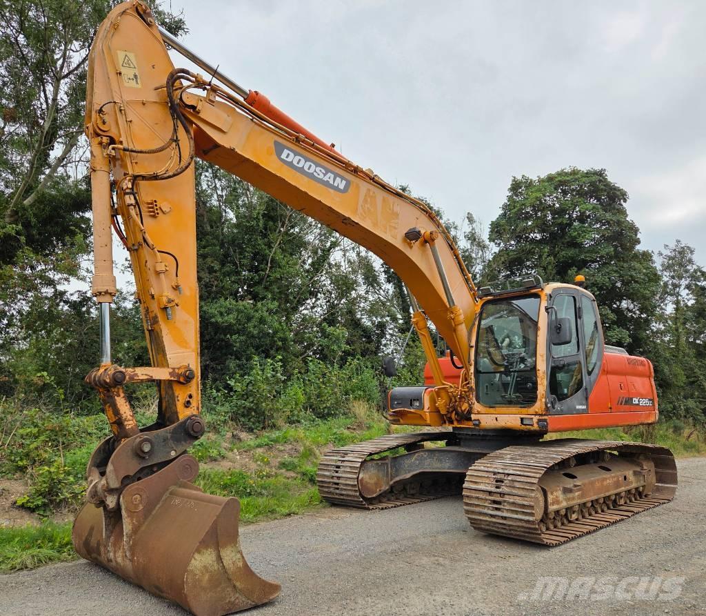 Doosan DX 225 LC Pelle sur chenilles