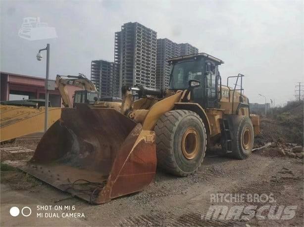 CAT 966L Chargeuse sur pneus