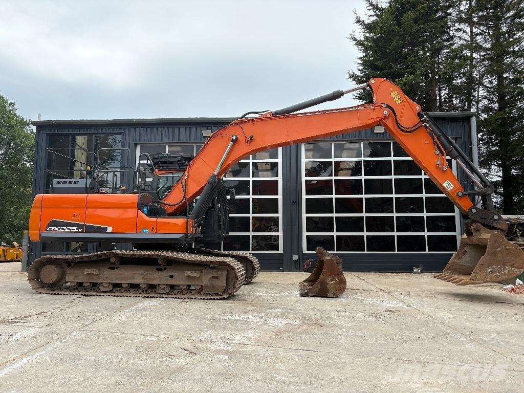 Doosan DX 225 LC-5 Pelle sur chenilles