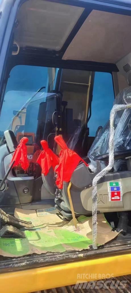 CAT 313D2GC Pelle sur chenilles
