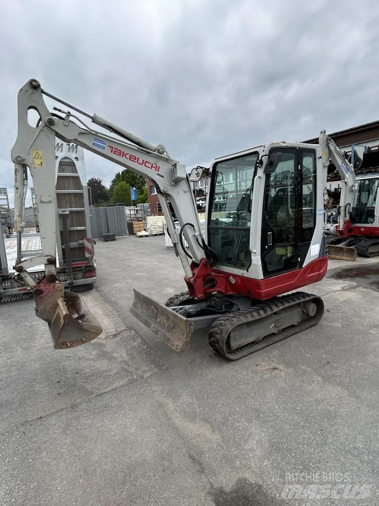 Takeuchi TB 228 Mini pelle < 7t
