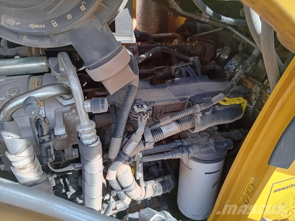 Komatsu WB 97 S-8 Tractopelle