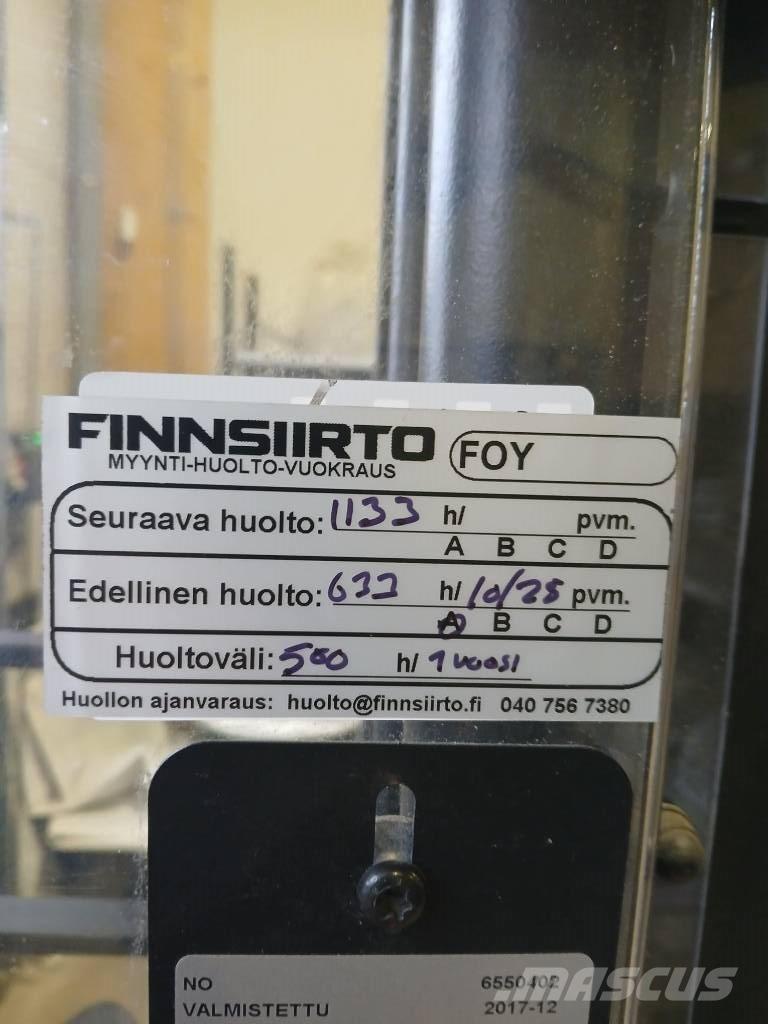 Toyota SWE 120 L Gerbeur accompagnant