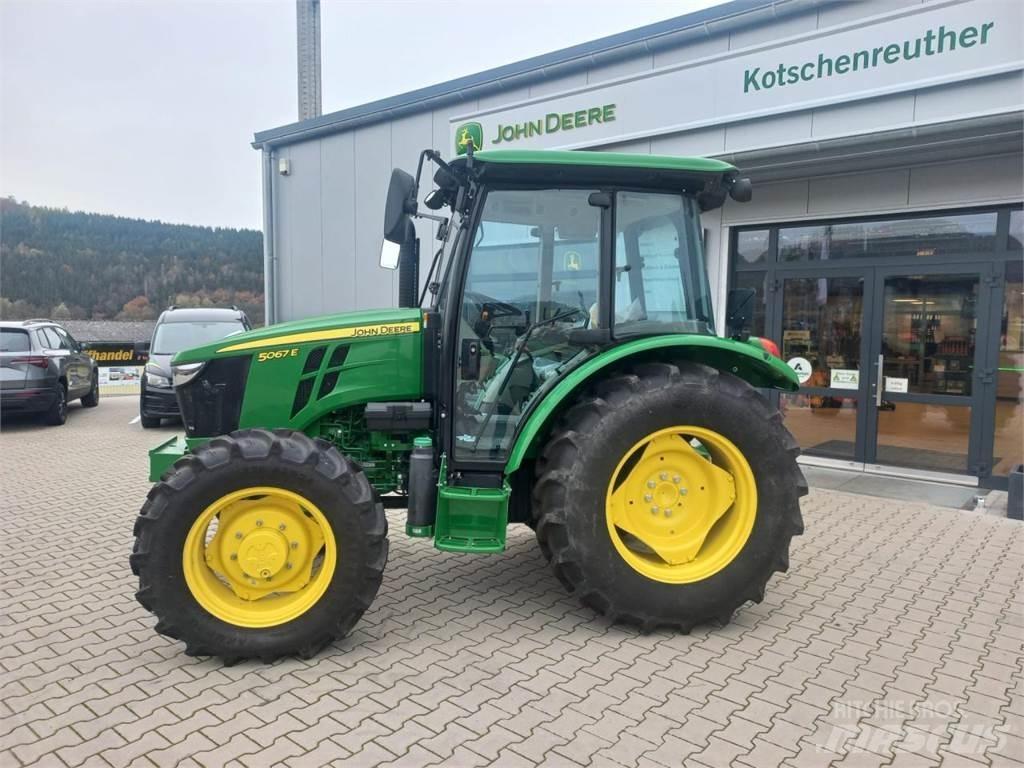 John Deere 5067E Tracteur