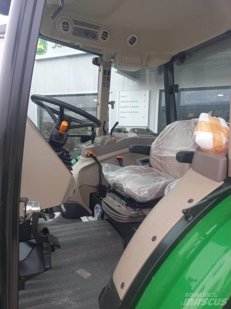 John Deere 5067E Tracteur