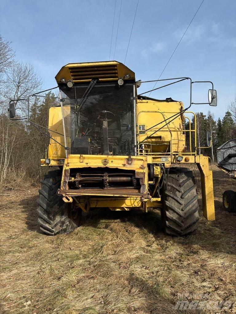 New Holland TX 36 Moissonneuse batteuse