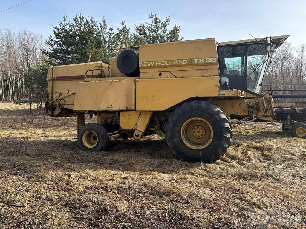 New Holland TX 36 Moissonneuse batteuse