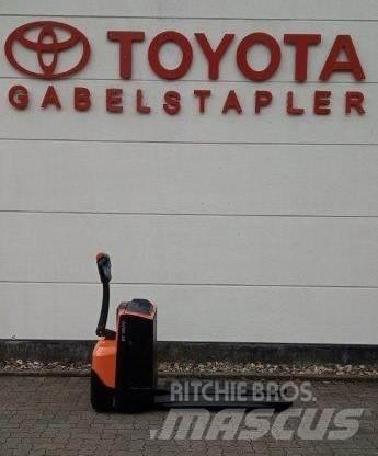 Toyota LWE 200 Transpalette accompagnant