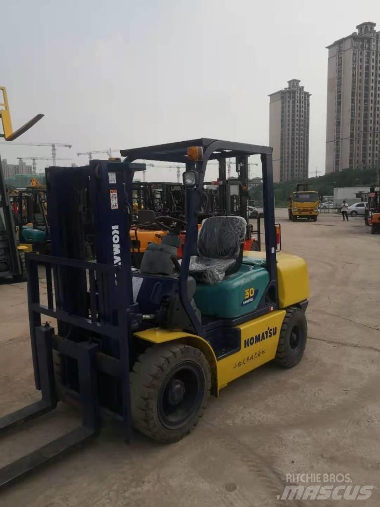 Komatsu FD 30 T-14 Chariots diesel