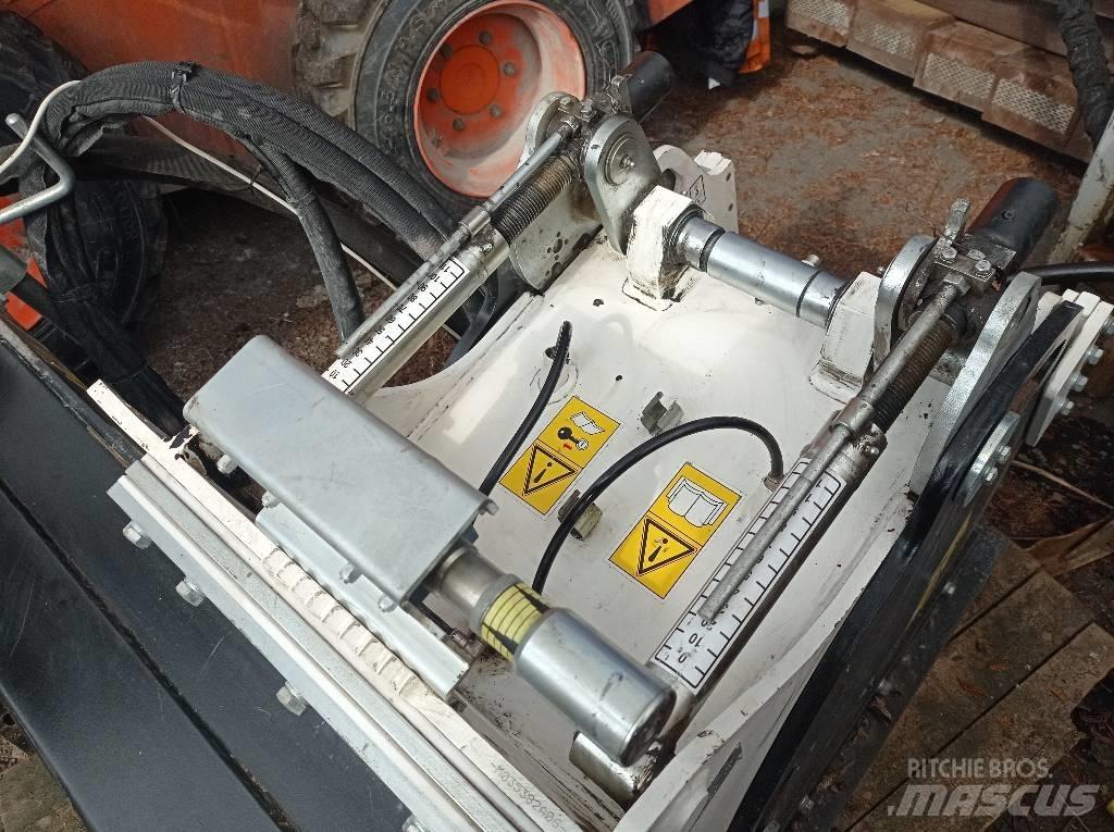 Locust WAY 752 Chargeuse sur pneus