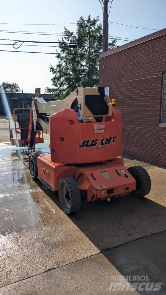 JLG E 400 AJPN Nacelles articulées