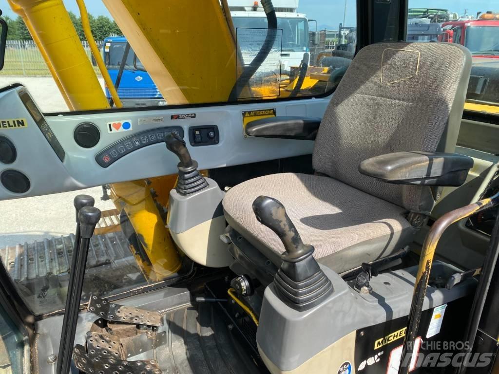 JCB JS 130 Pelle sur chenilles