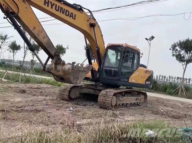 Hyundai R225LVS Pelle sur chenilles