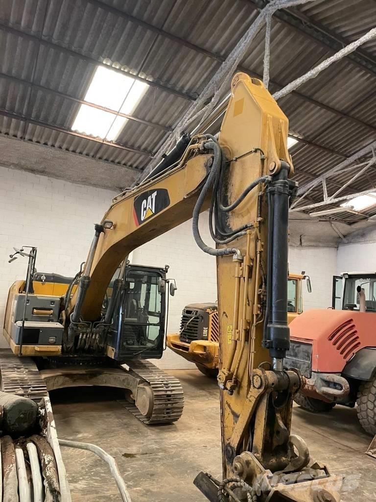 CAT 320 E Pelle sur chenilles