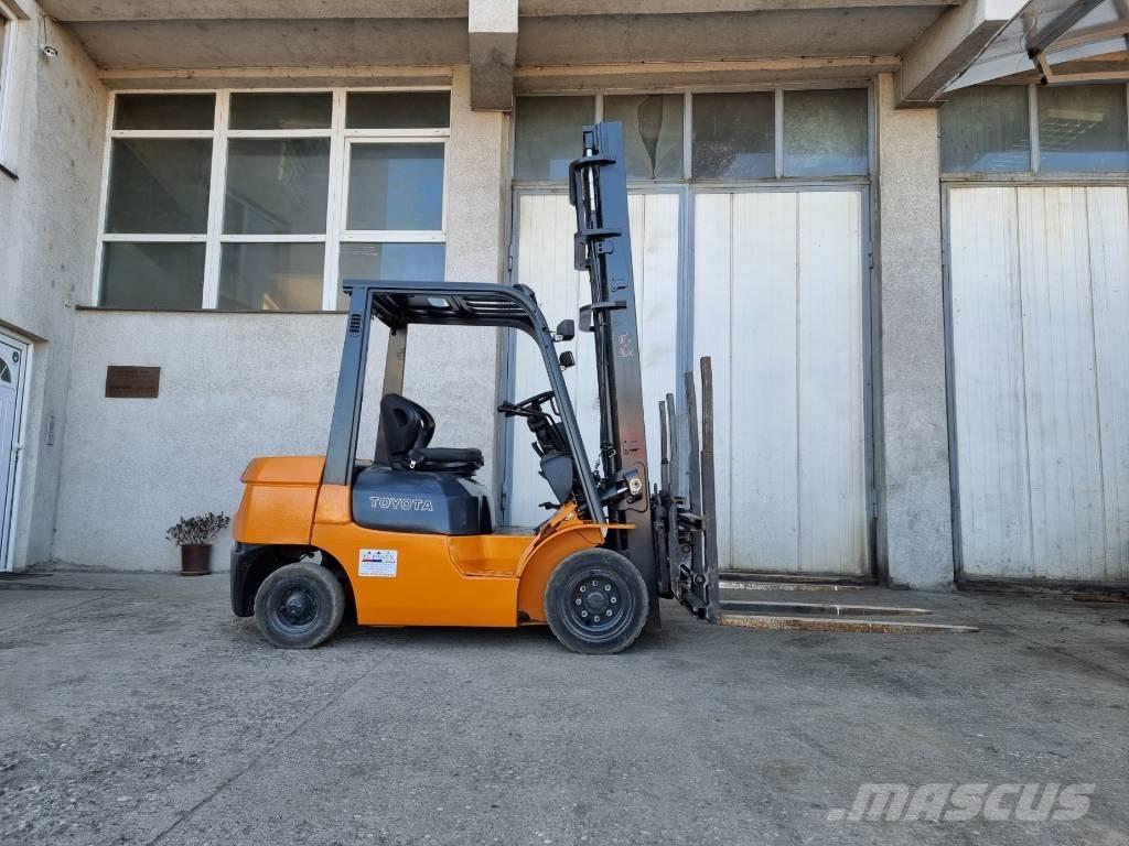 Toyota 02-7 FD 25 Chariots diesel