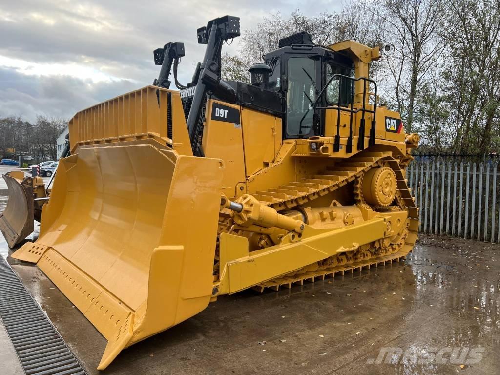 CAT D 9 T Bouteurs sur chenilles