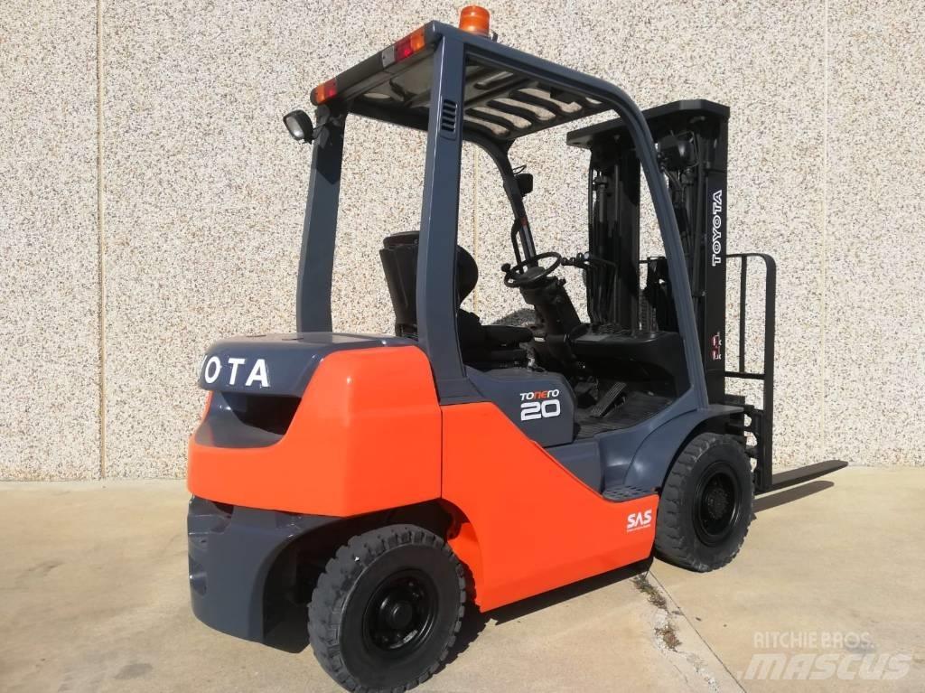 Toyota 02-8 FG F 20 Chariots GPL