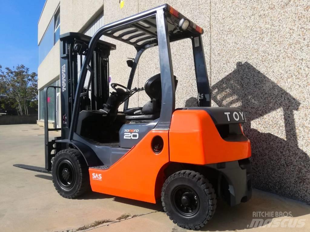 Toyota 02-8 FG F 20 Chariots GPL