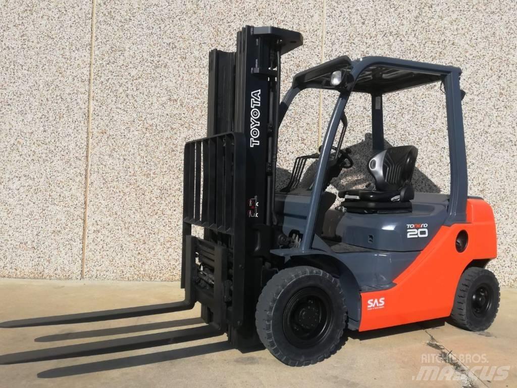Toyota 02-8 FG F 20 Chariots GPL