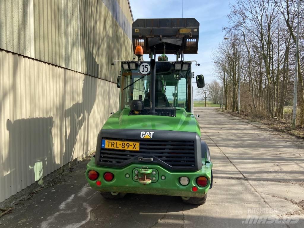 CAT 906M Chargeuse sur pneus