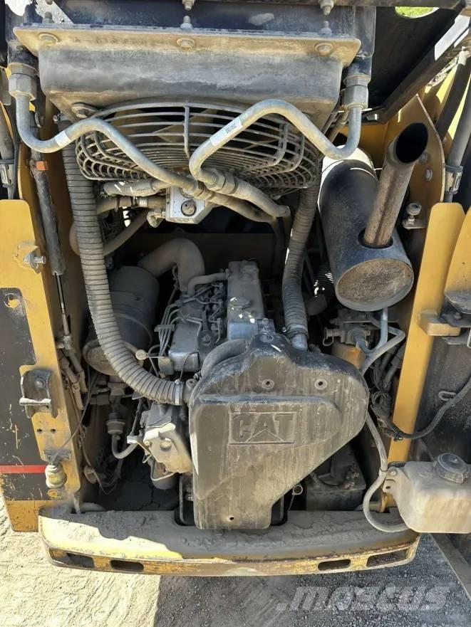CAT 257 Chargeuse sur chenilles