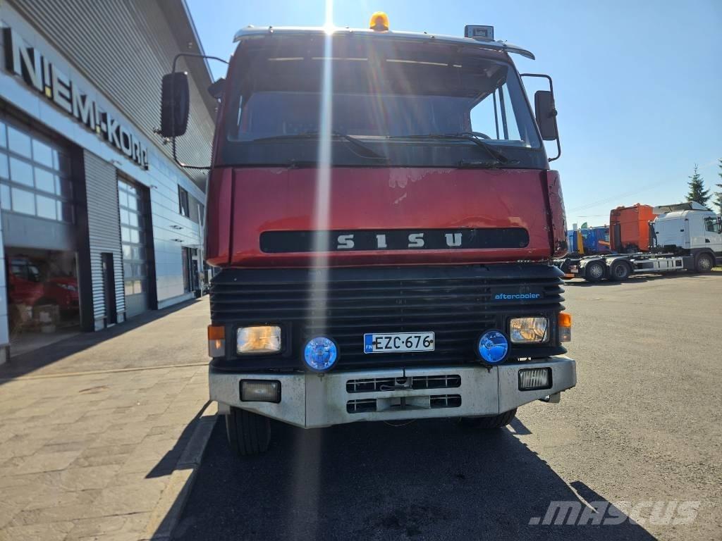 Sisu SM300 8X2 Camions de transport de machines forestières
