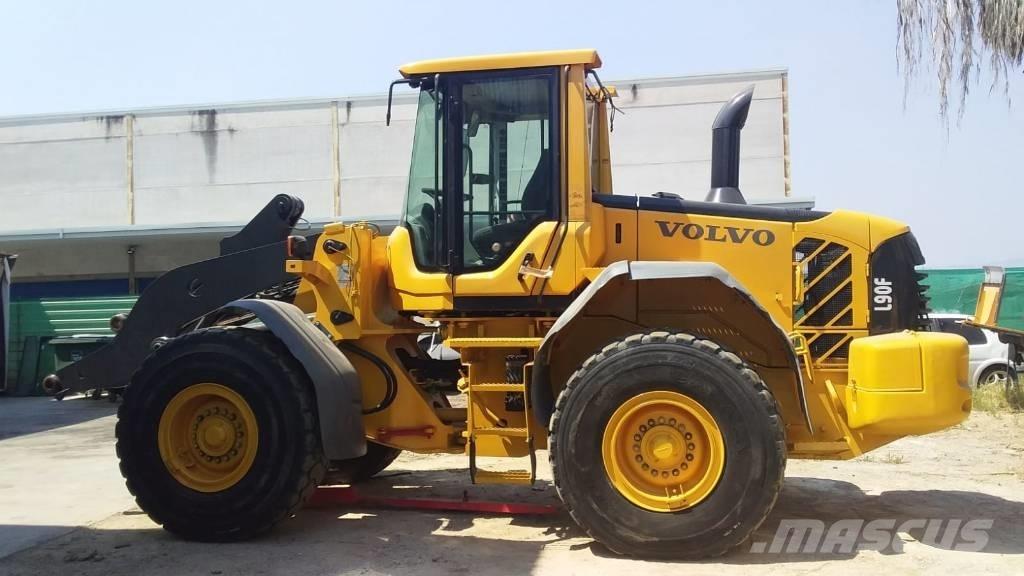 Volvo L90F Chargeuse sur pneus