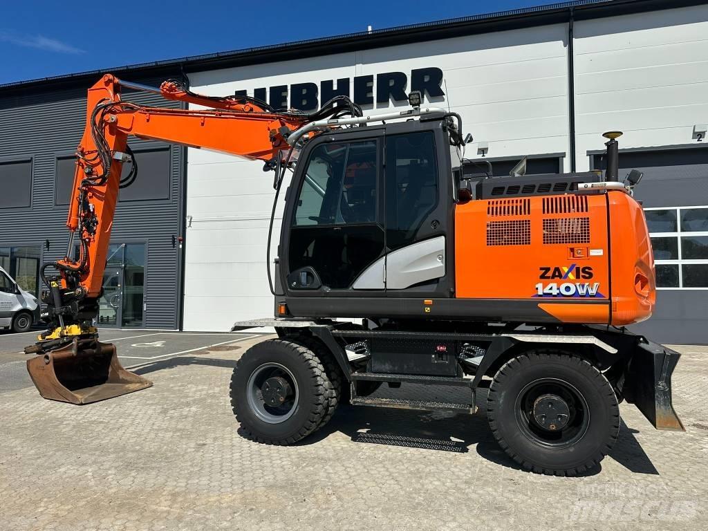 Hitachi ZX 140 W-6 Pelle sur pneus